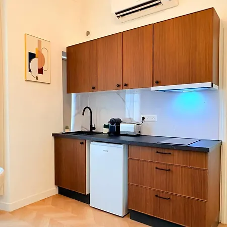 Seabnb - Elegantia Collection - Ac - Luxury - Walk Everywhere Apartment *